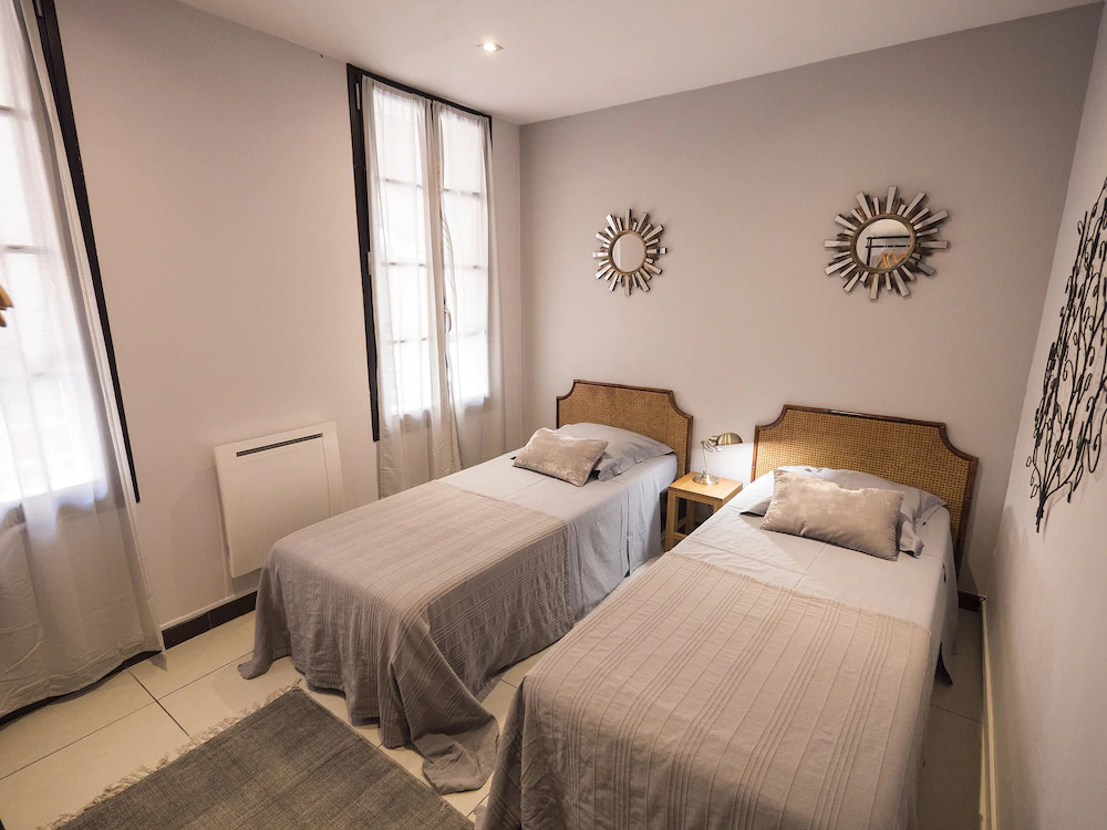 Suites Coronell d'En Vila