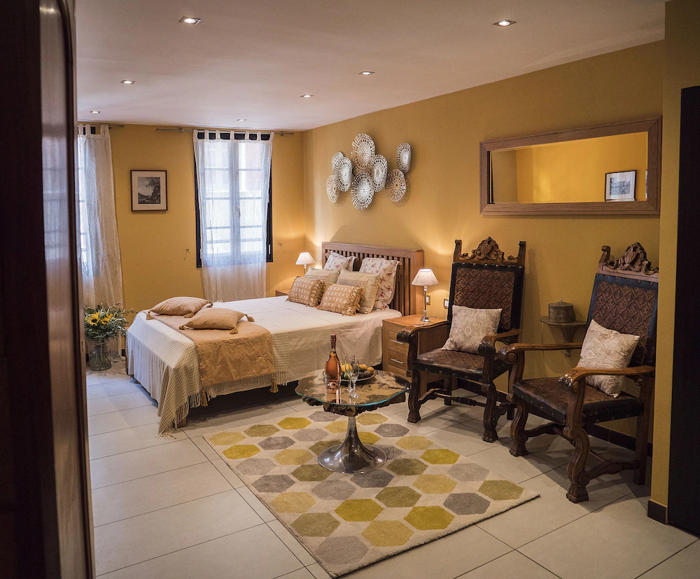 Suites Coronell d'En Vila