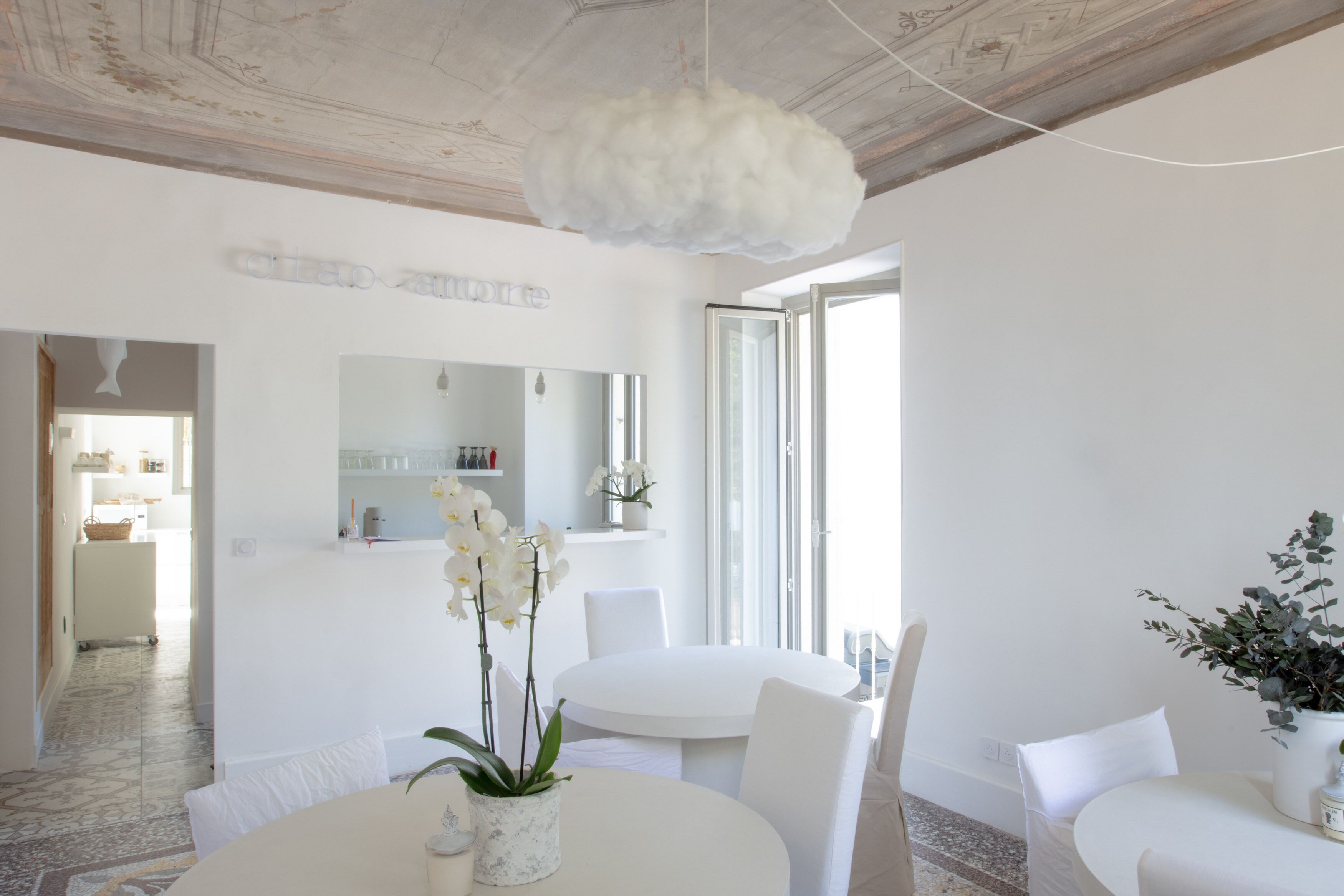 La Batisse En Blanc