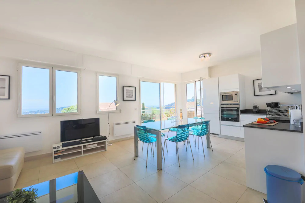 Villa Henrietta by Riviera Holiday Homes