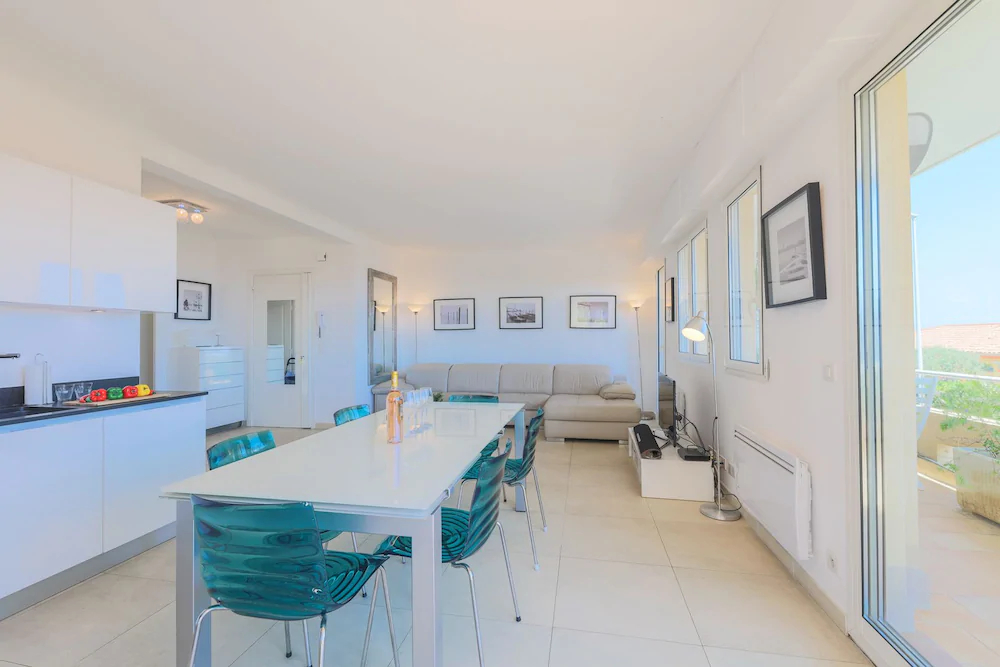 Villa Henrietta by Riviera Holiday Homes