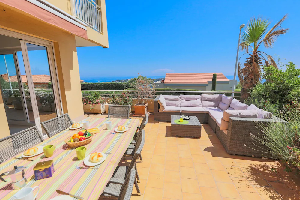 Villa Henrietta by Riviera Holiday Homes