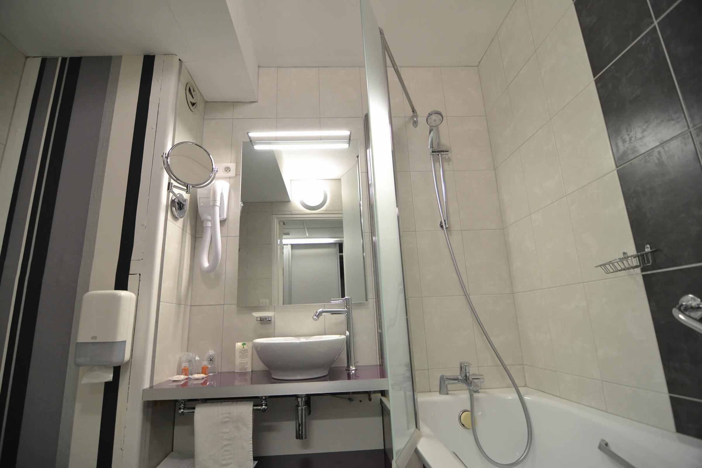 Brit Hotel Cahors - Le France