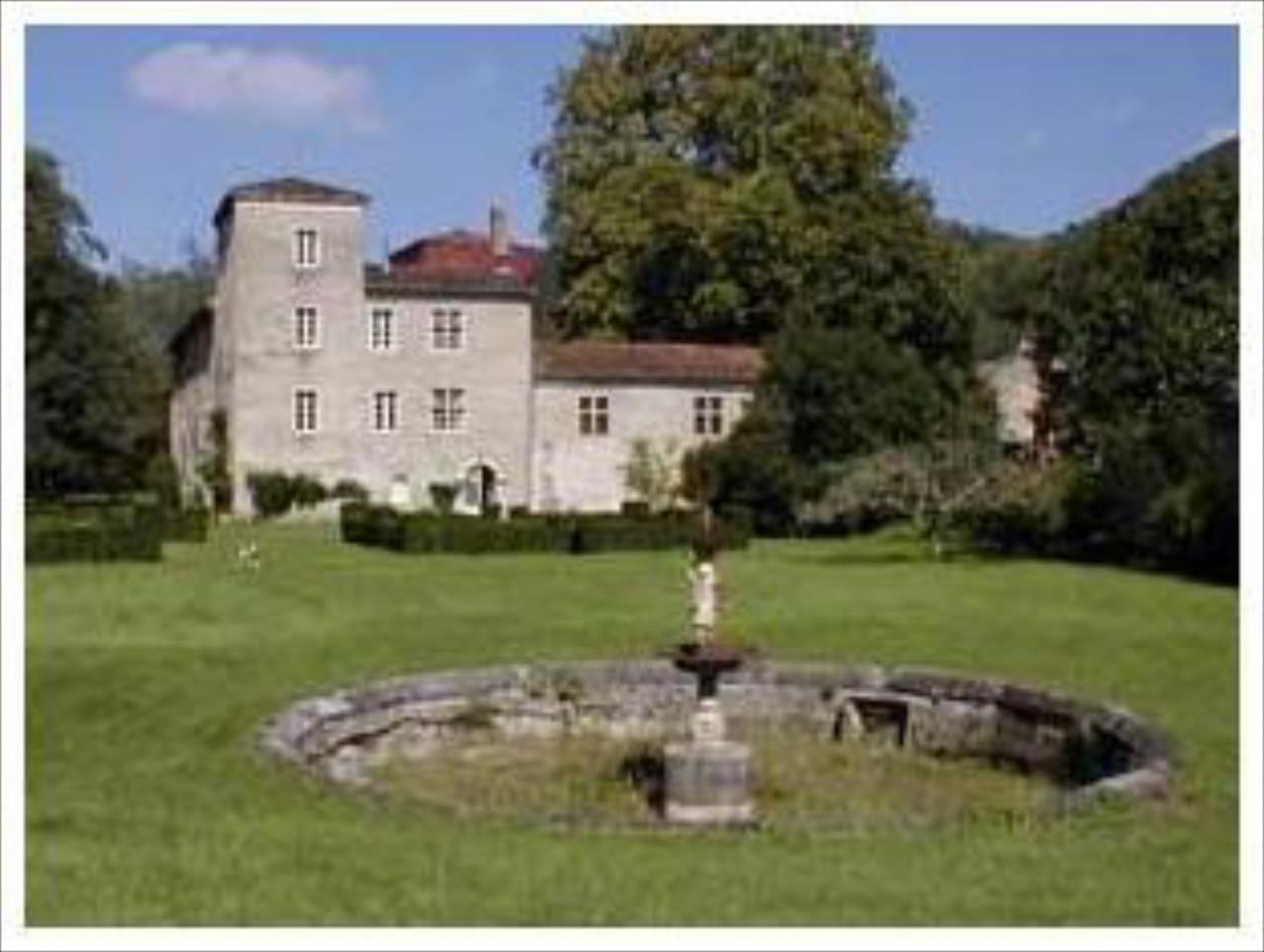 Le Castel De Burlats