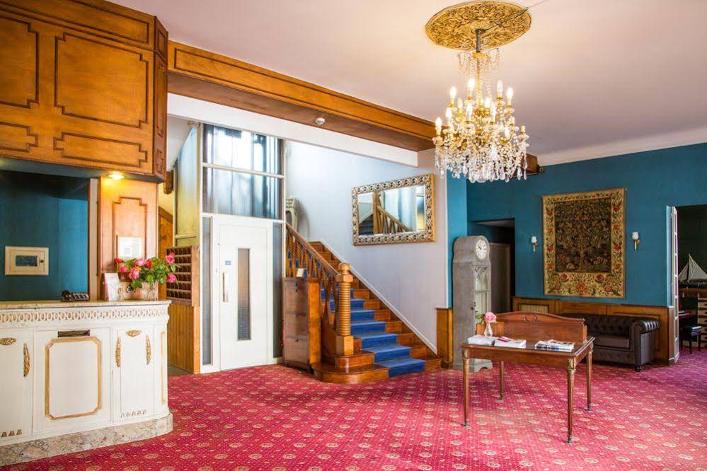 Hostellerie De La Roseraie