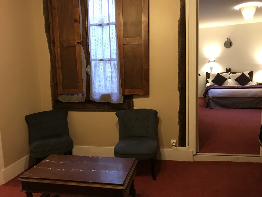 Hotel Raymond VII