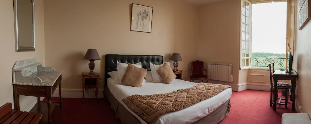 Hotel Raymond VII