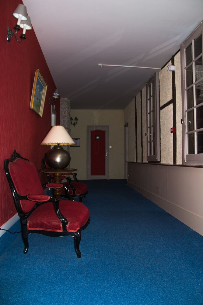 Hotel Raymond VII