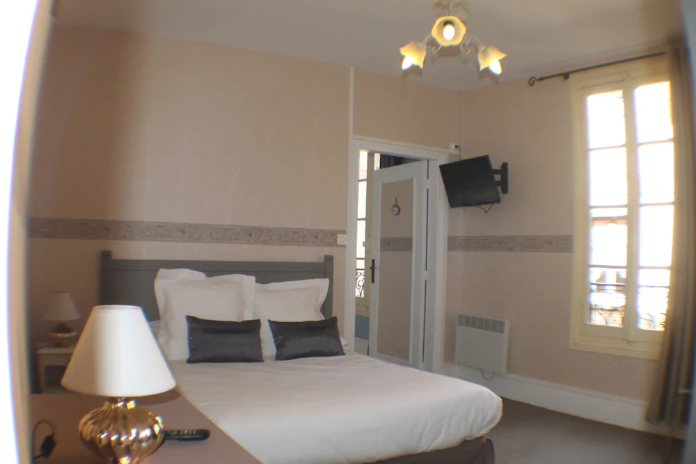 Hotel Raymond VII