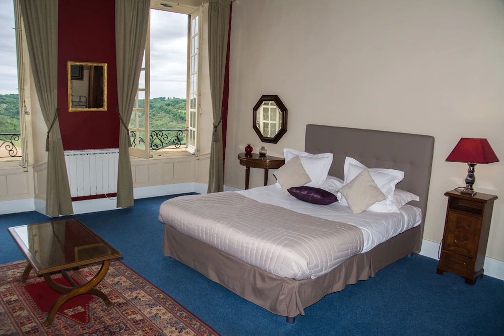 Hotel Raymond VII