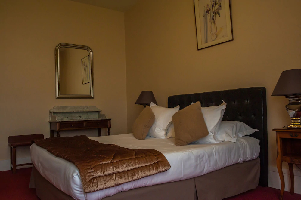 Hotel Raymond VII