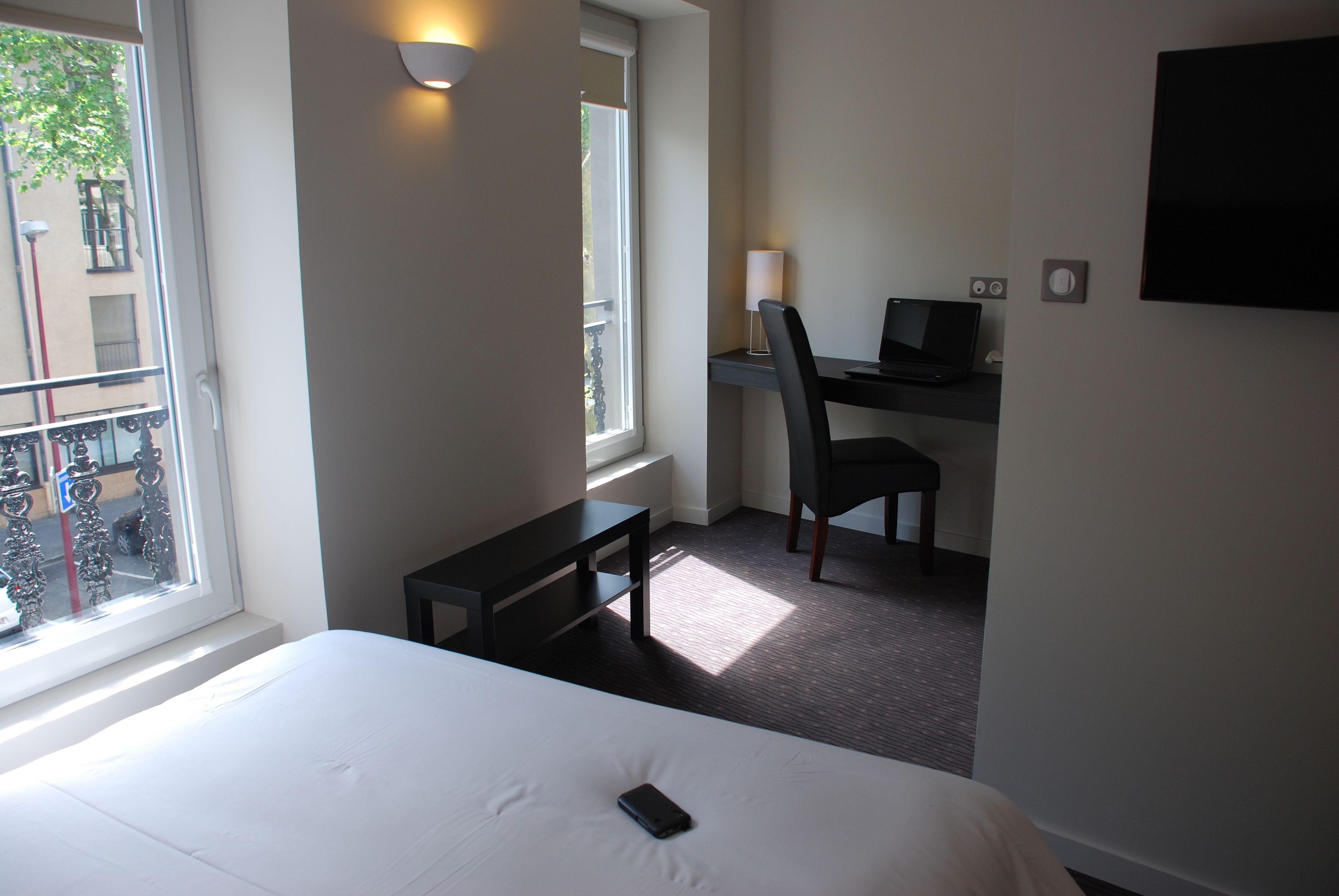 Ruthenium Hotel
