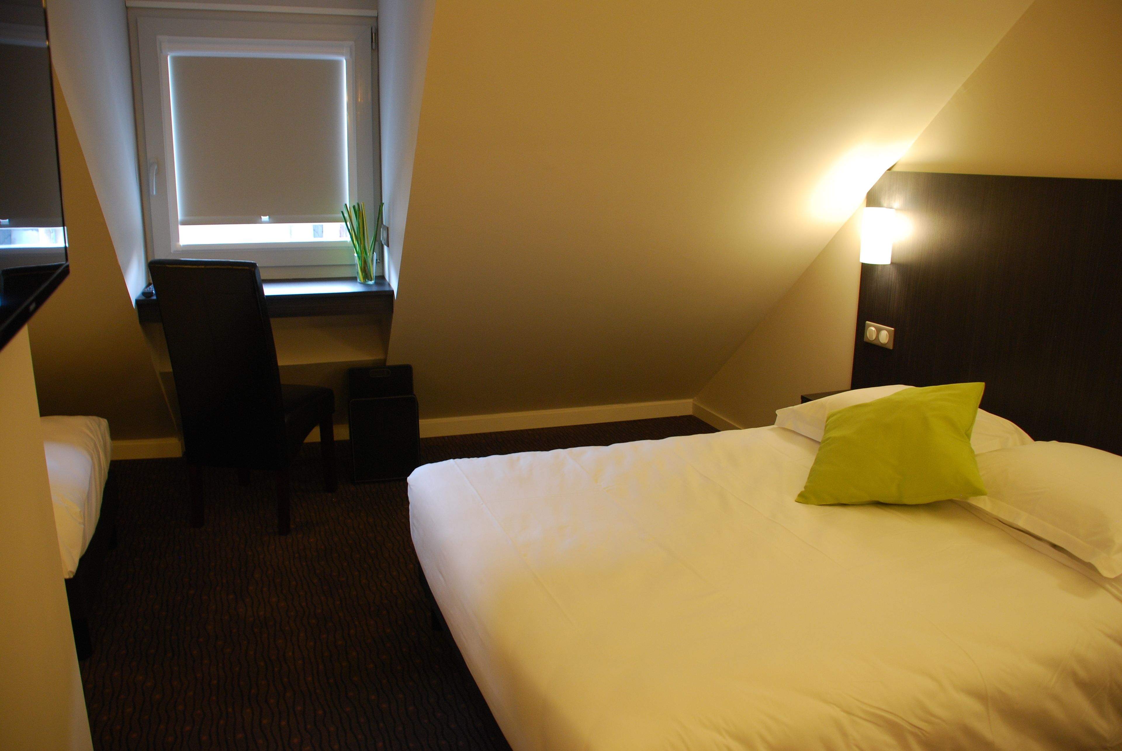 Ruthenium Hotel
