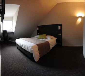 Ruthenium Hotel