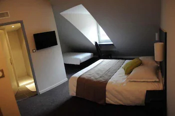 Ruthenium Hotel