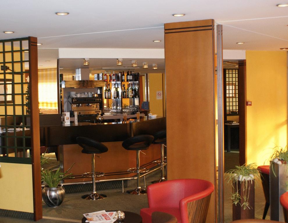 Airport Hotel