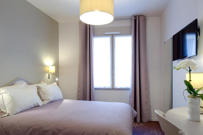 Ours Blanc Place Wilson