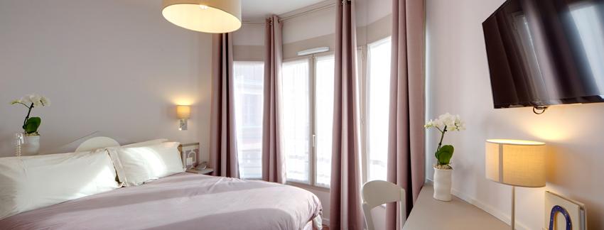 Ours Blanc Place Wilson