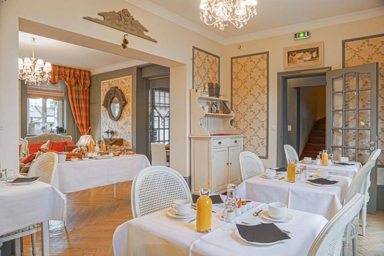 Hôtel Le Petit Castel