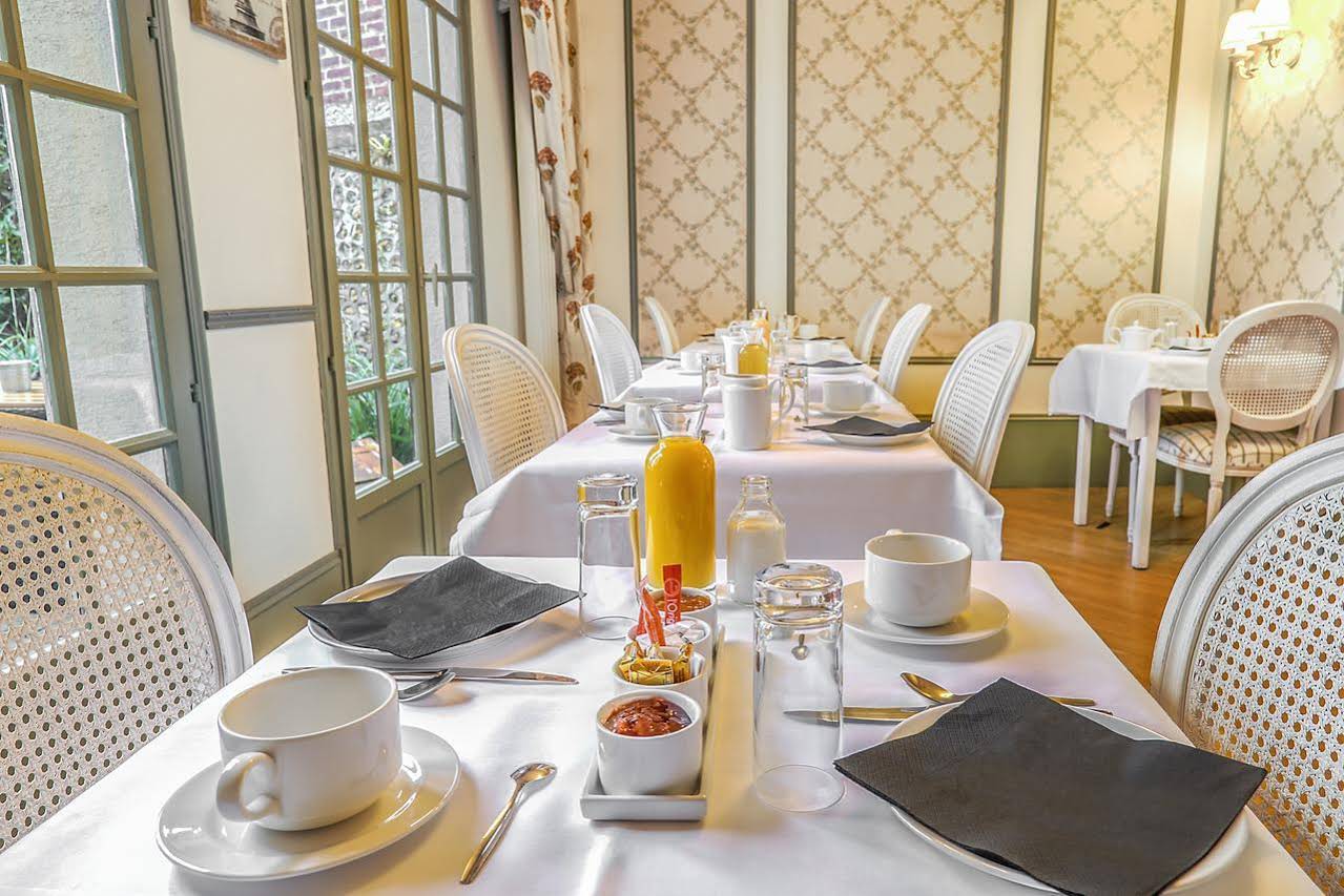 Hôtel Le Petit Castel