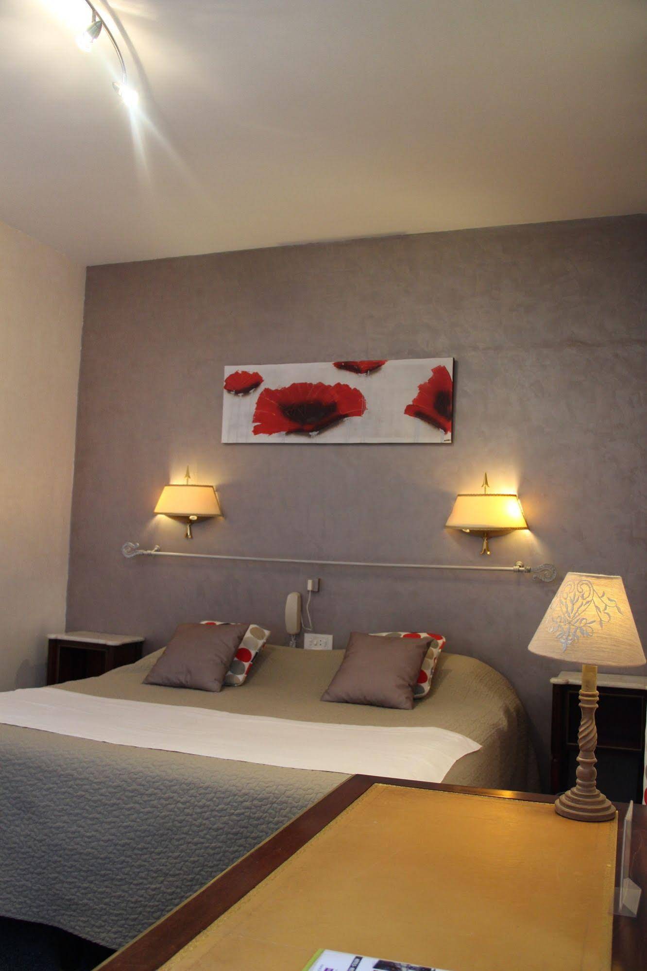 Brit Hotel Le Cygne