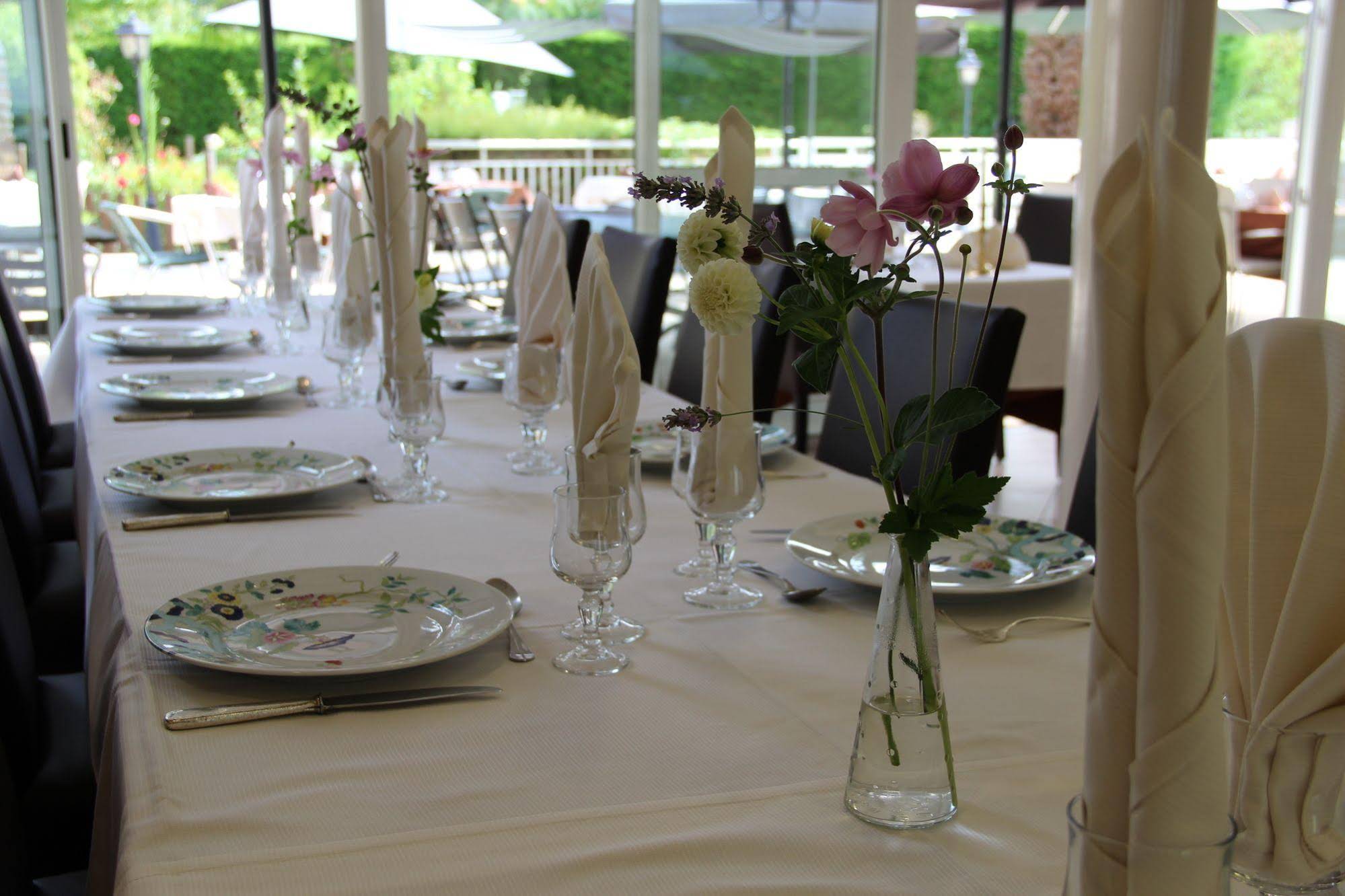 Brit Hotel Le Cygne