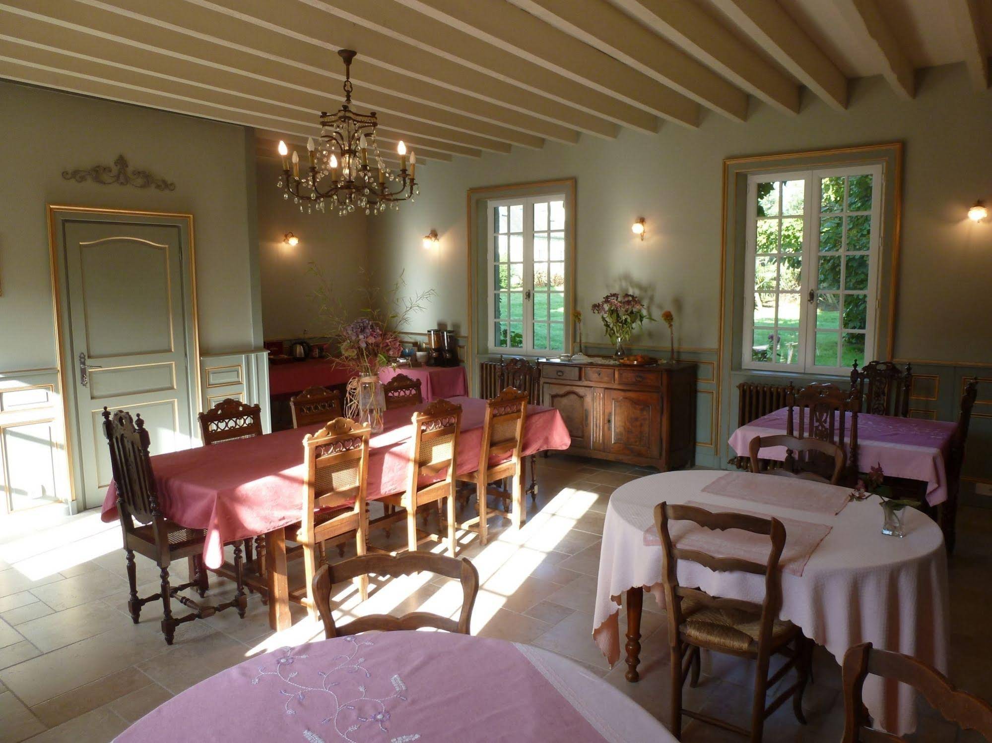 Manoir De Savigny
