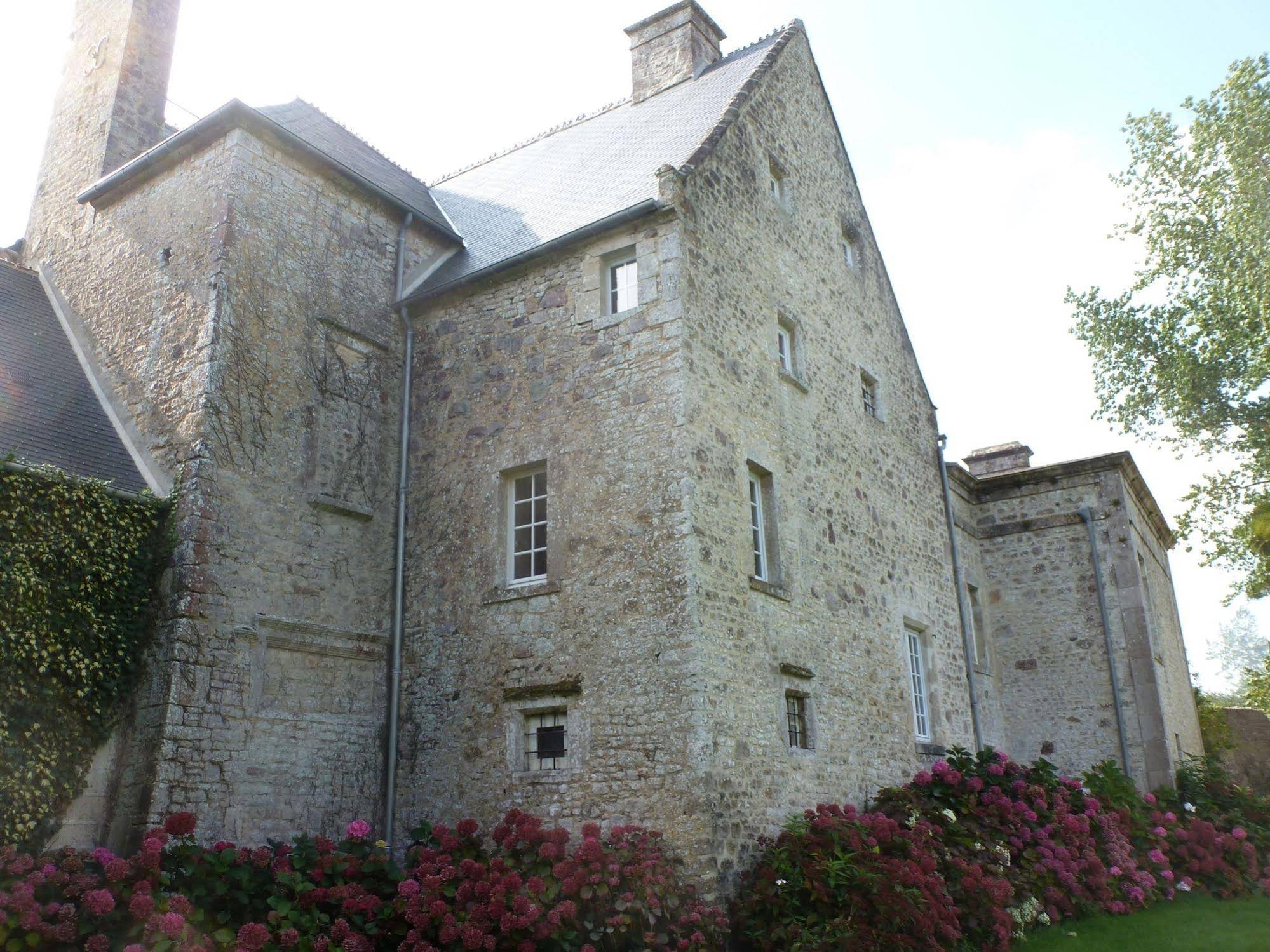 Manoir De Savigny