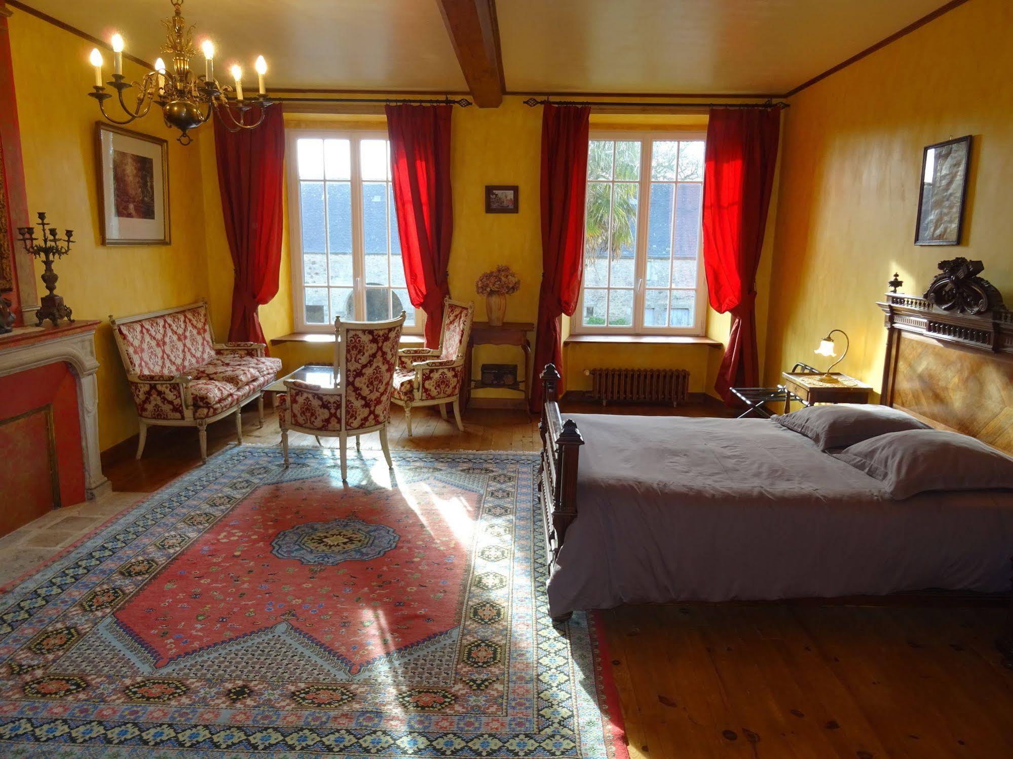 Manoir De Savigny