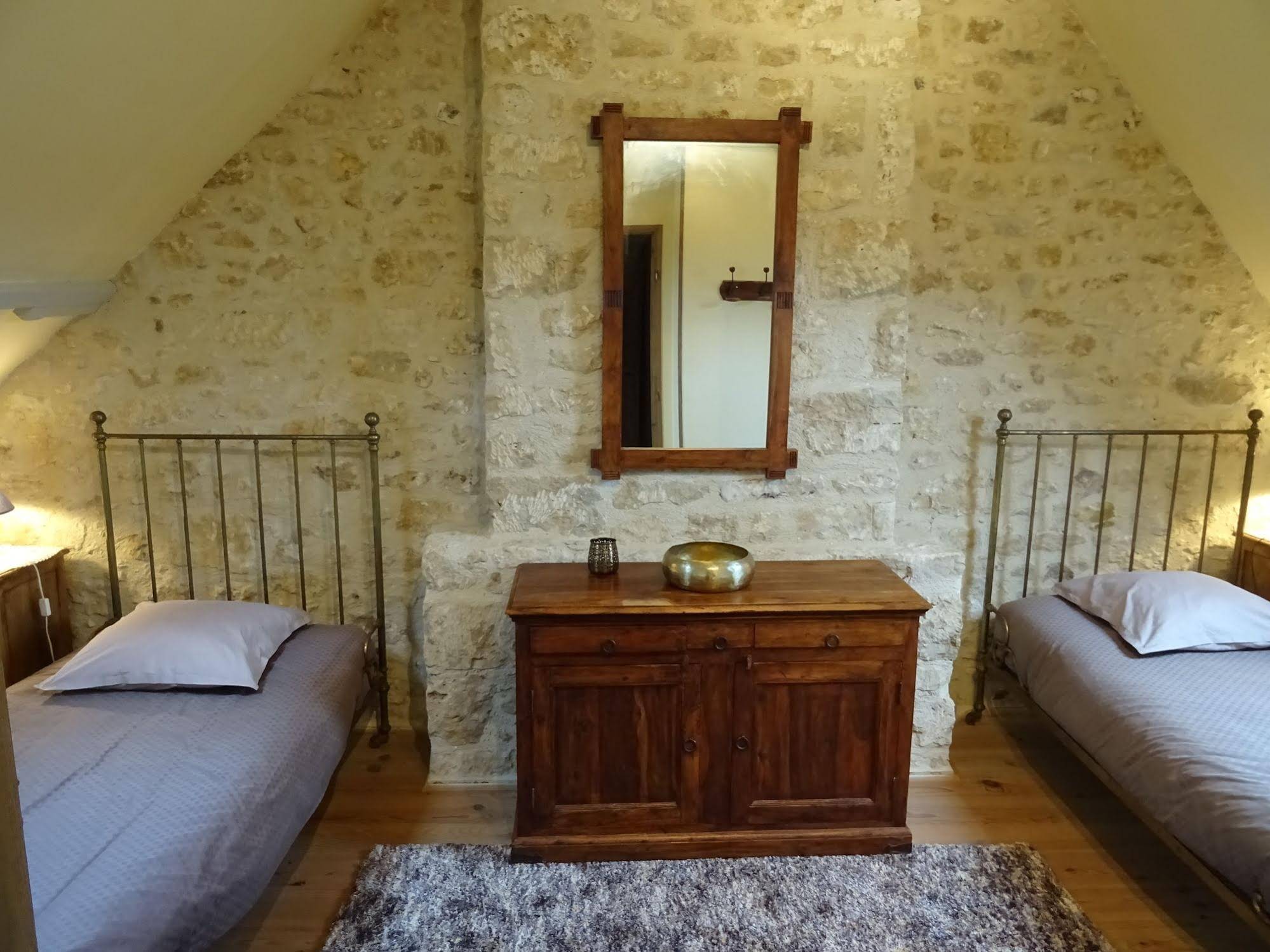 Manoir De Savigny