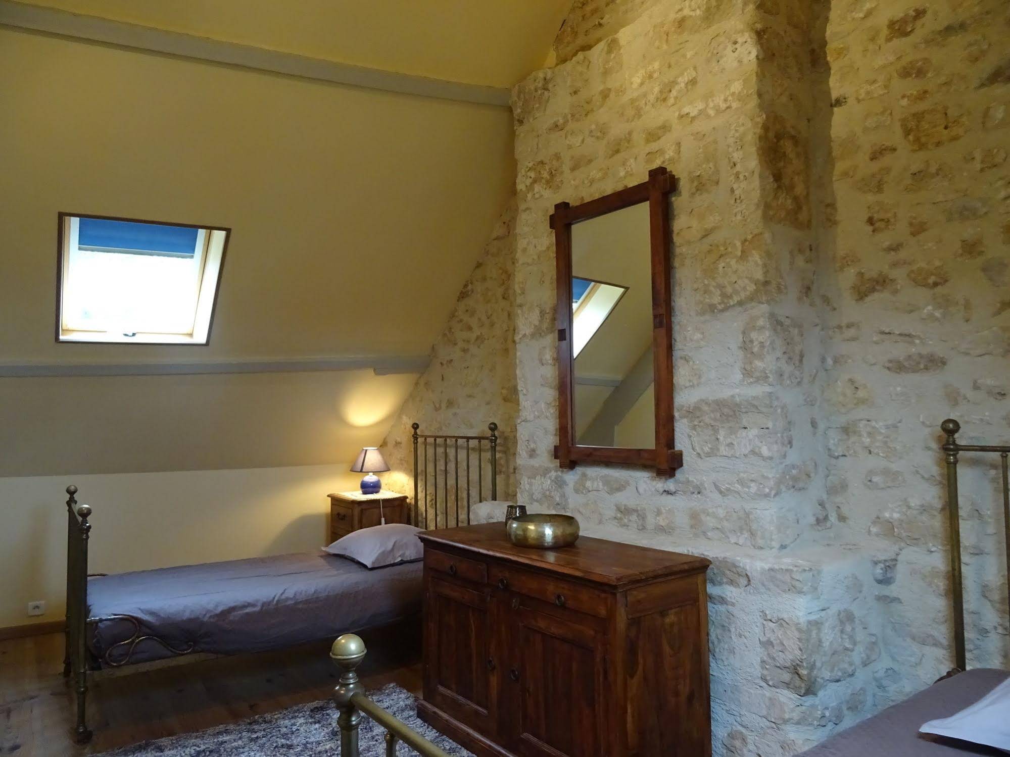 Manoir De Savigny