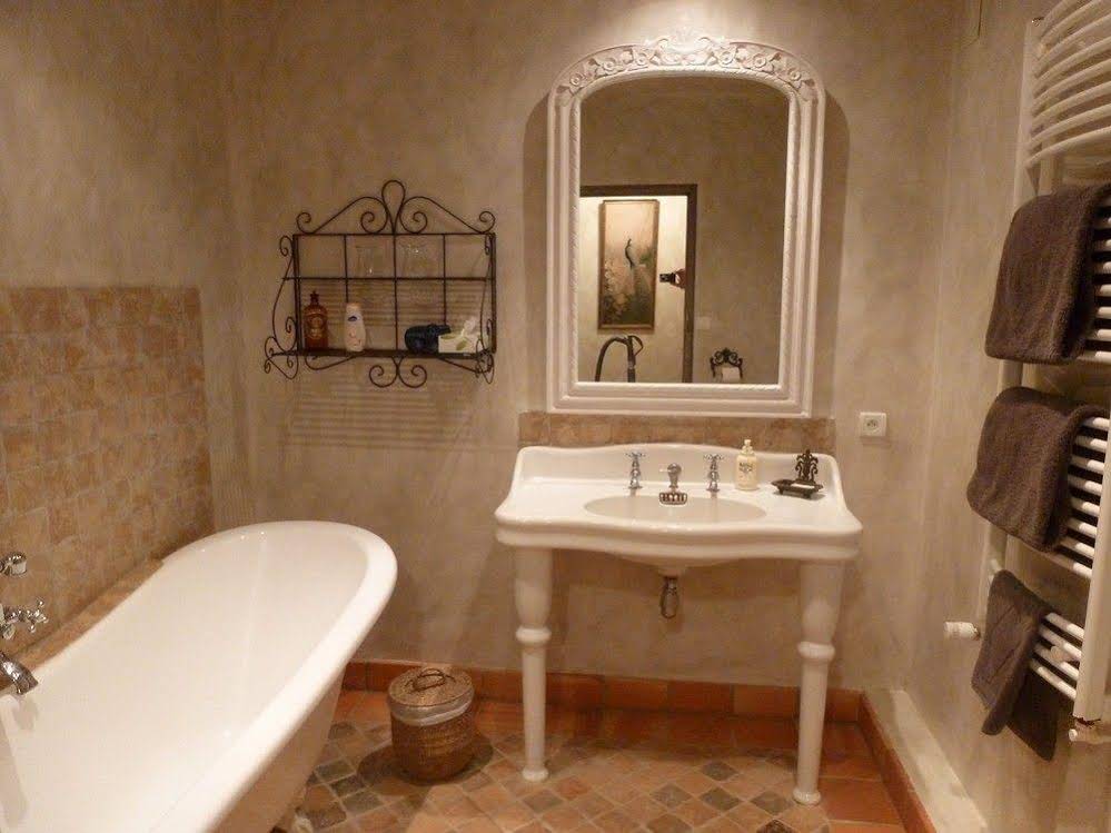 Manoir De Savigny