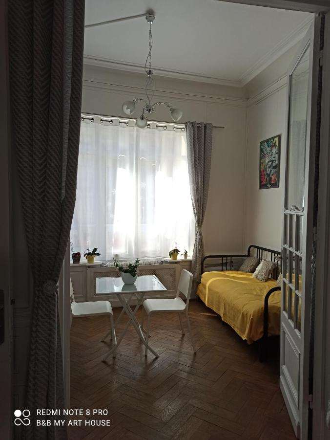 B&B My Art House