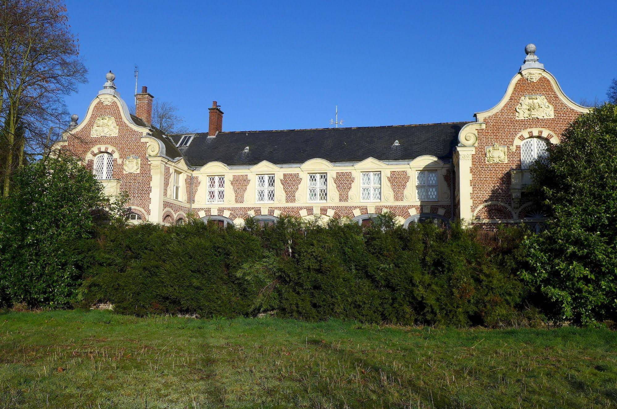 Le Château Des Ormes