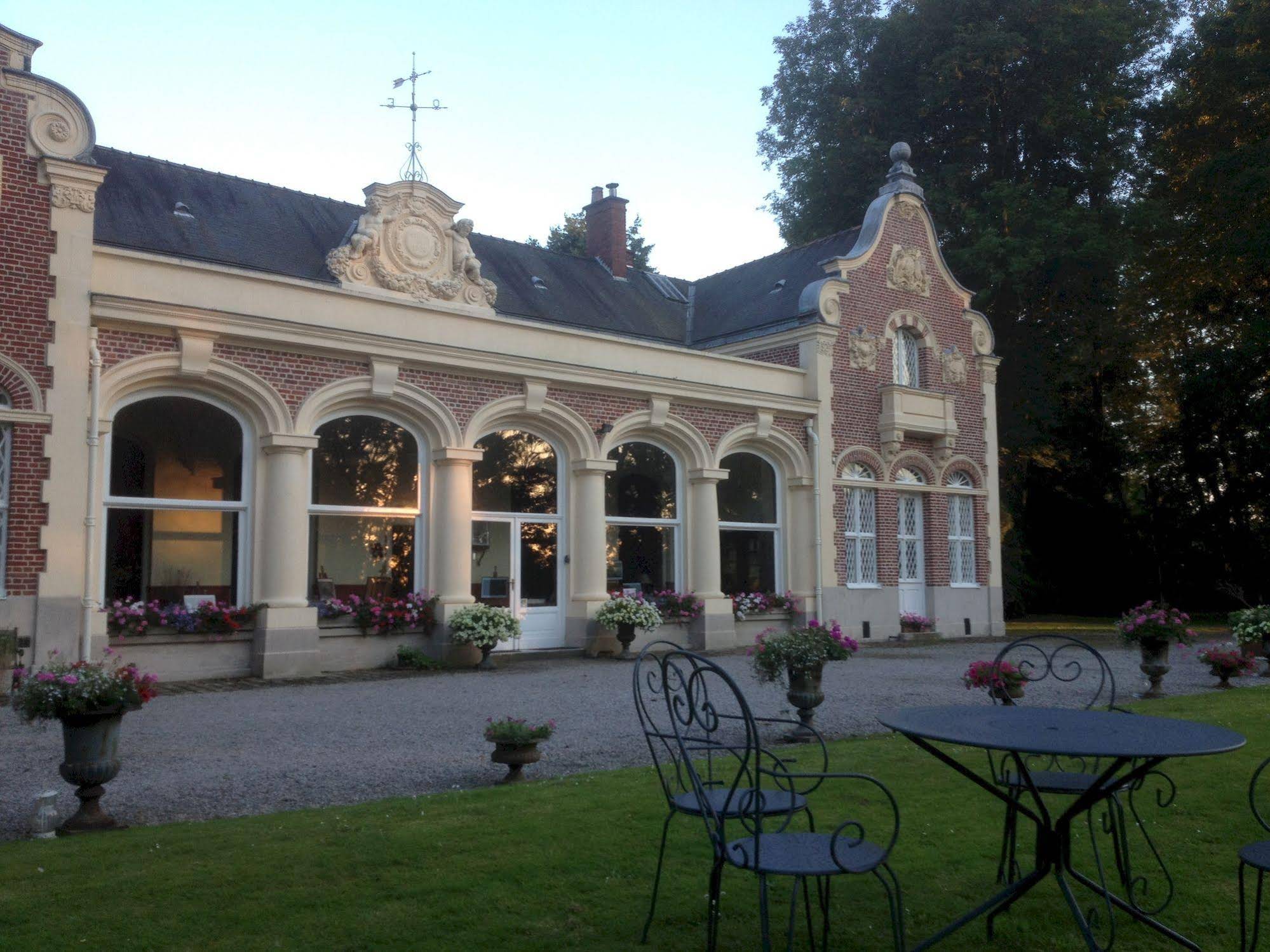 Le Château Des Ormes