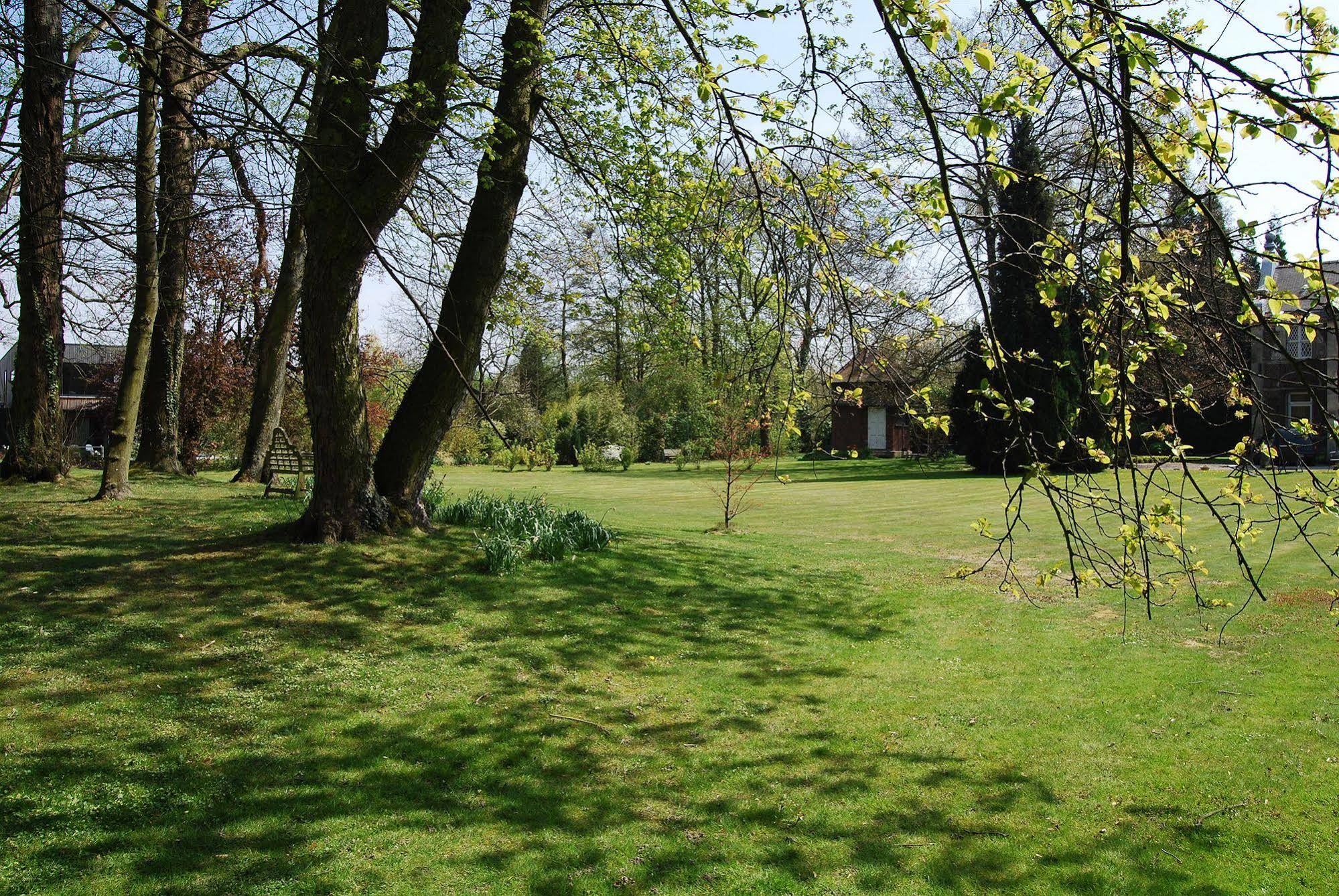 Le Château Des Ormes