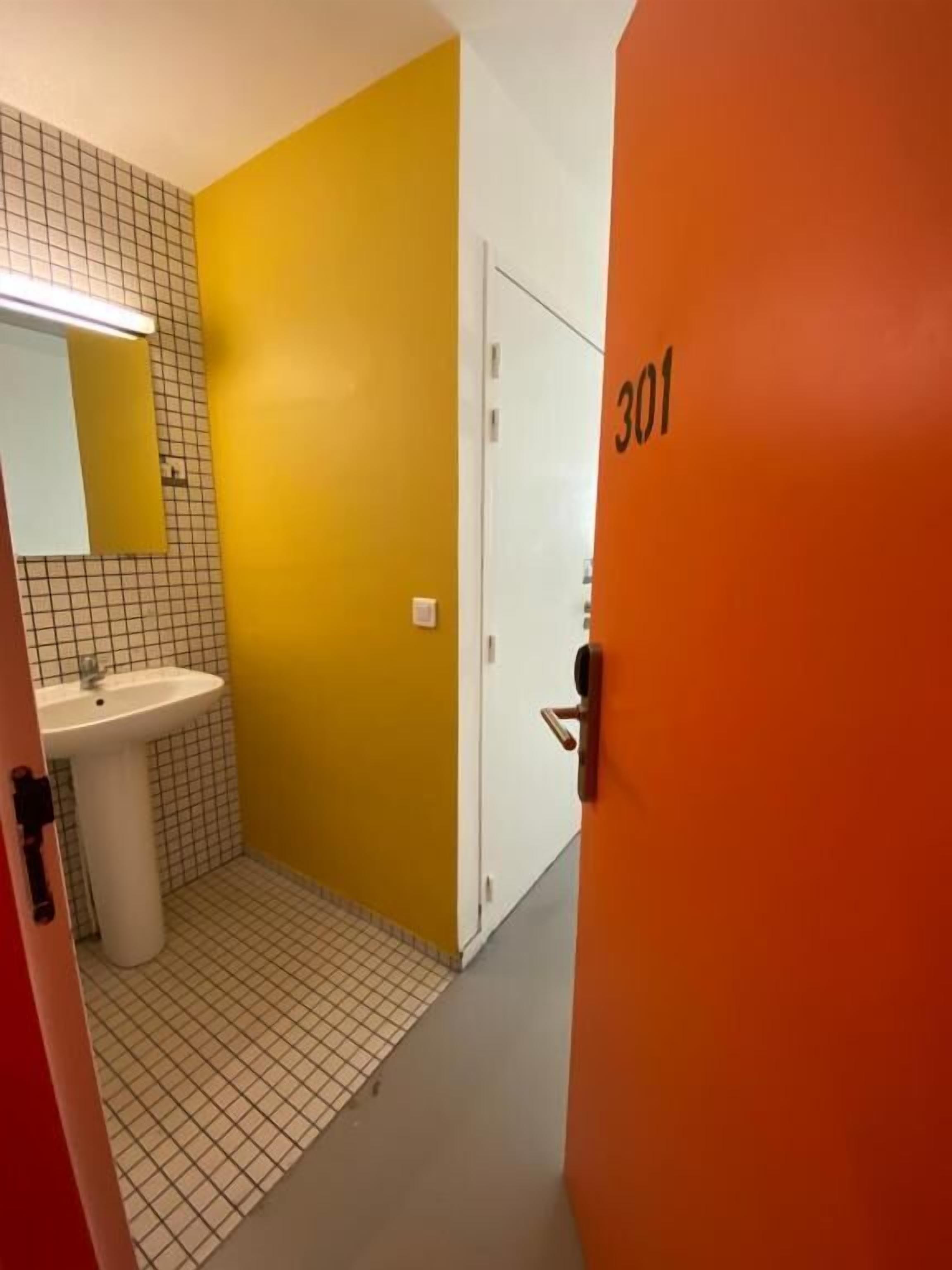 Auberge de jeunesse Hi Lille Stephane Hessel