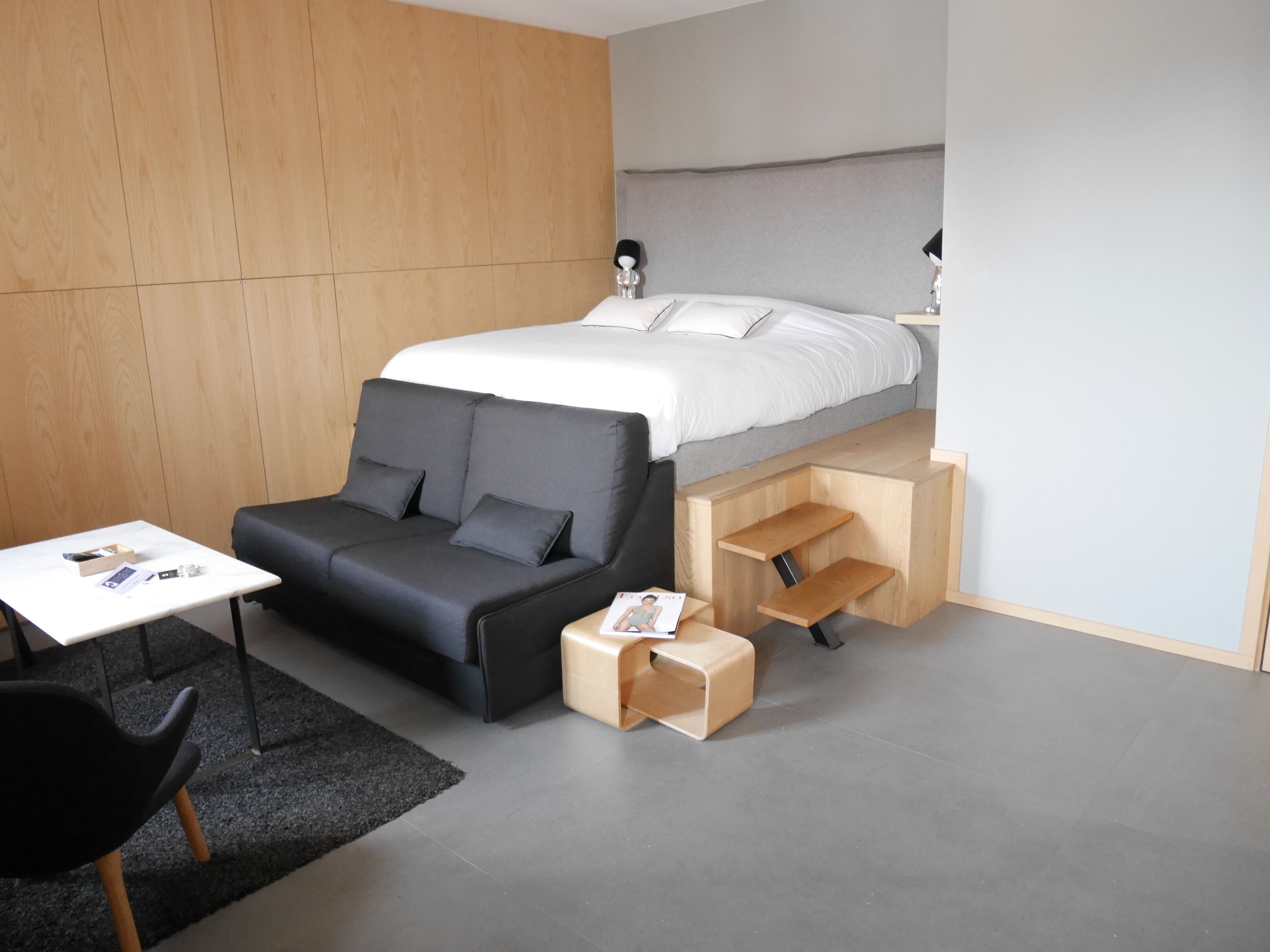 Le Chat Qui Dort-Suites