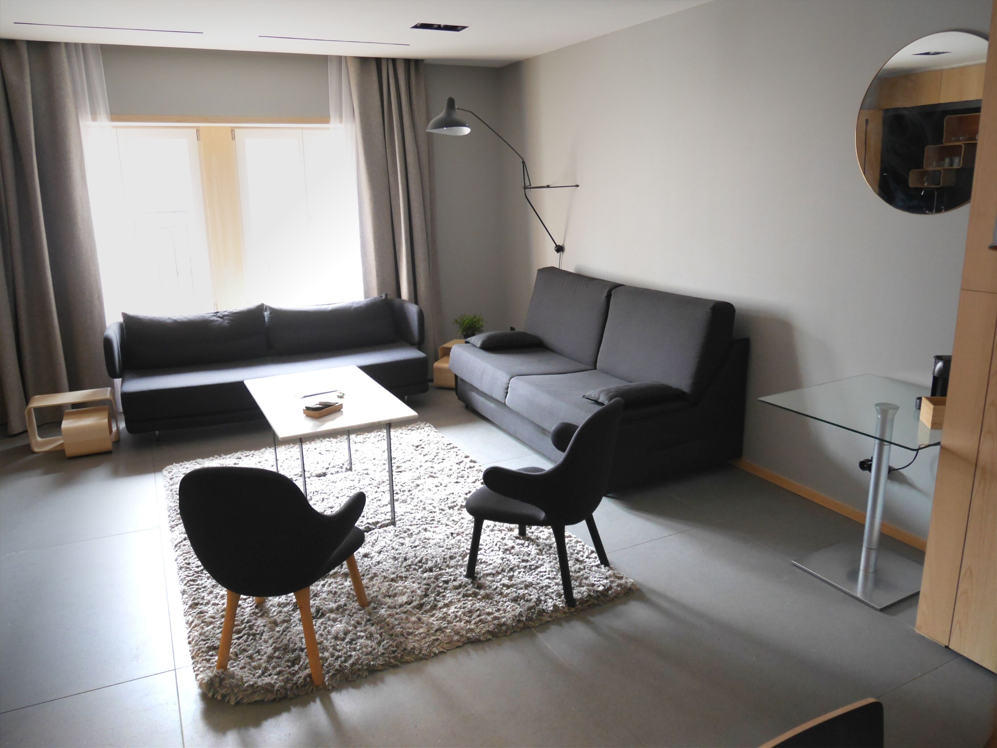 Le Chat Qui Dort-Suites