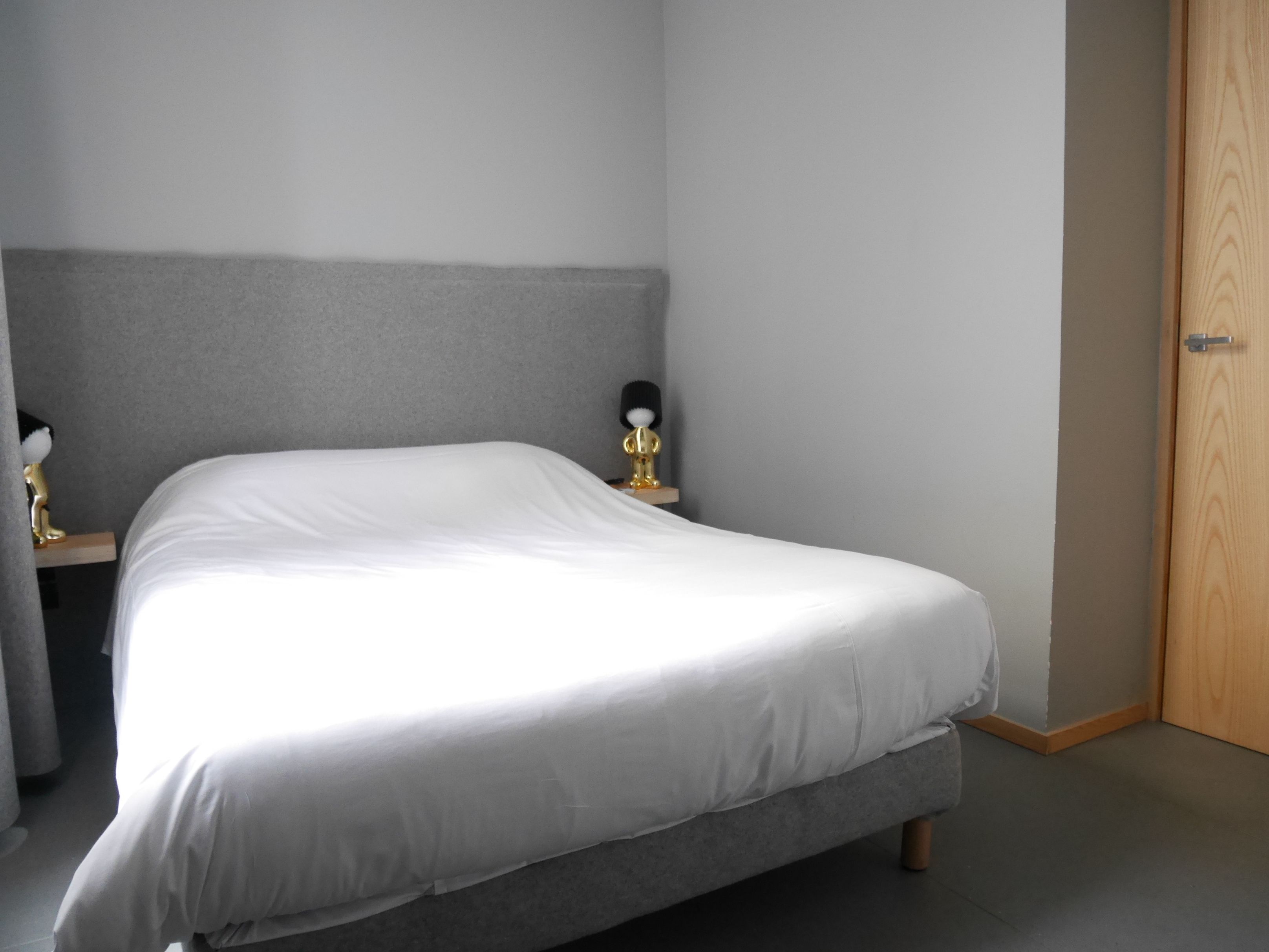 Le Chat Qui Dort-Suites