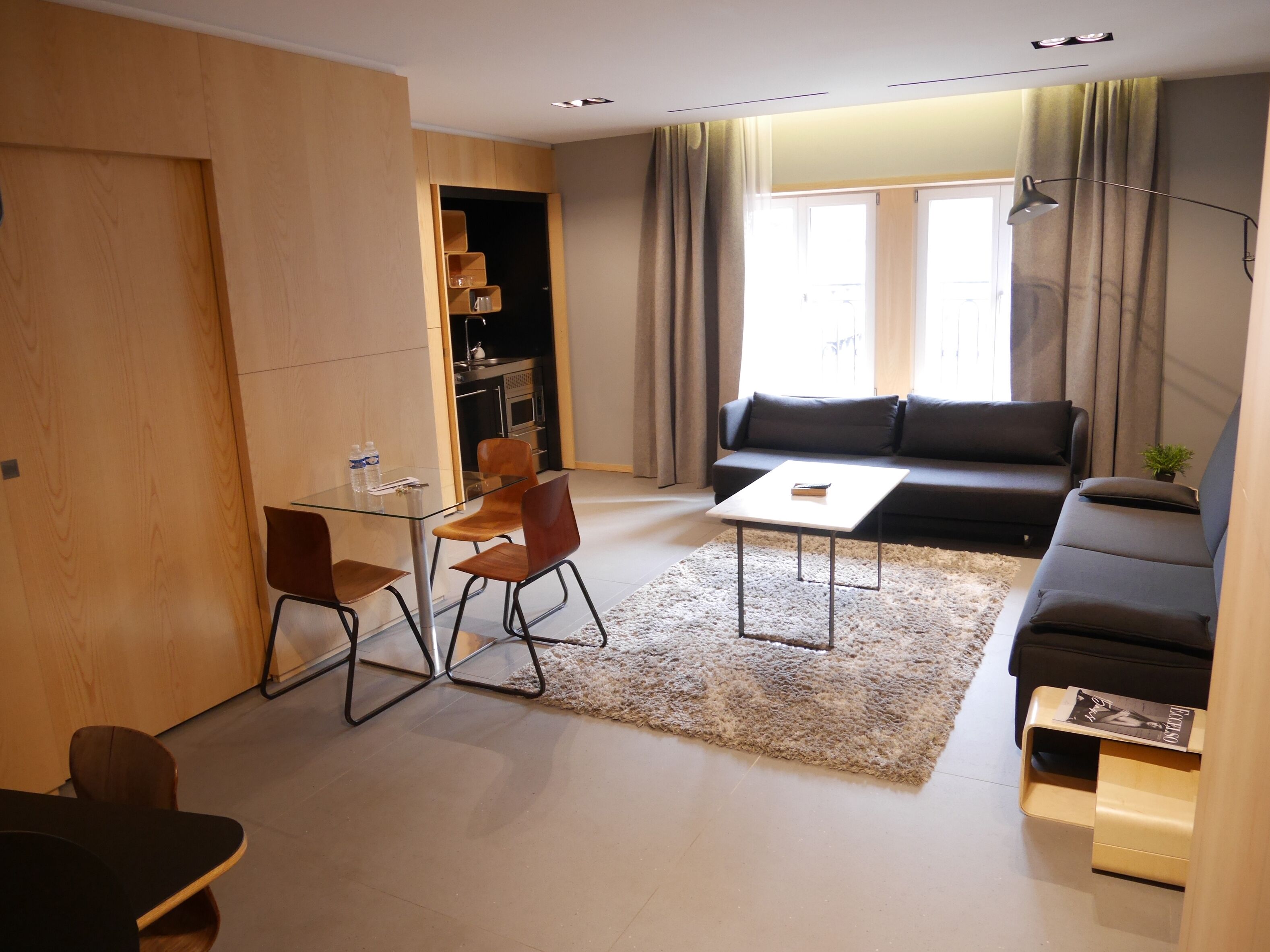 Le Chat Qui Dort-Suites