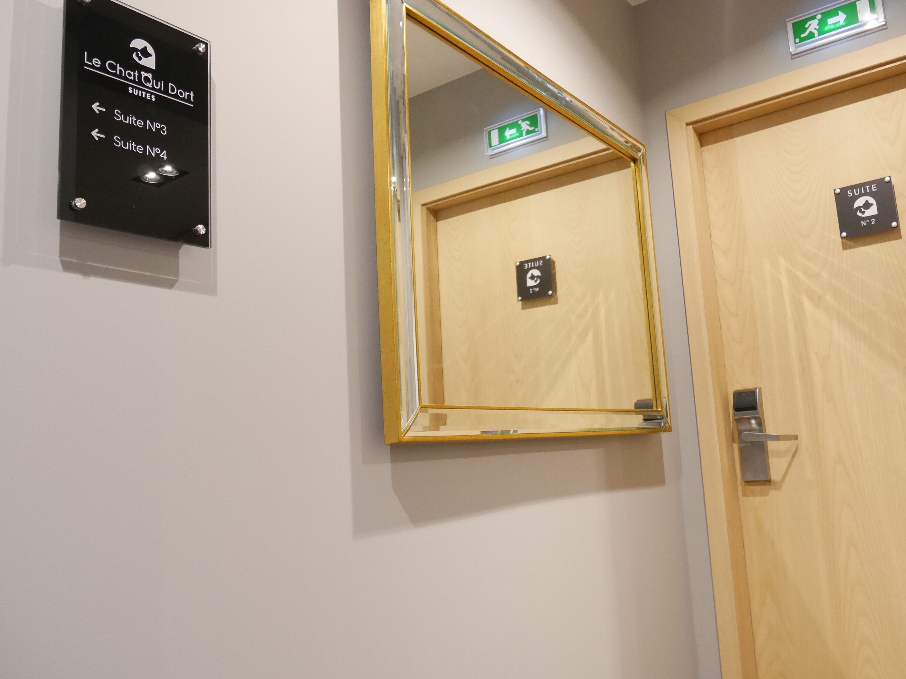 Le Chat Qui Dort-Suites