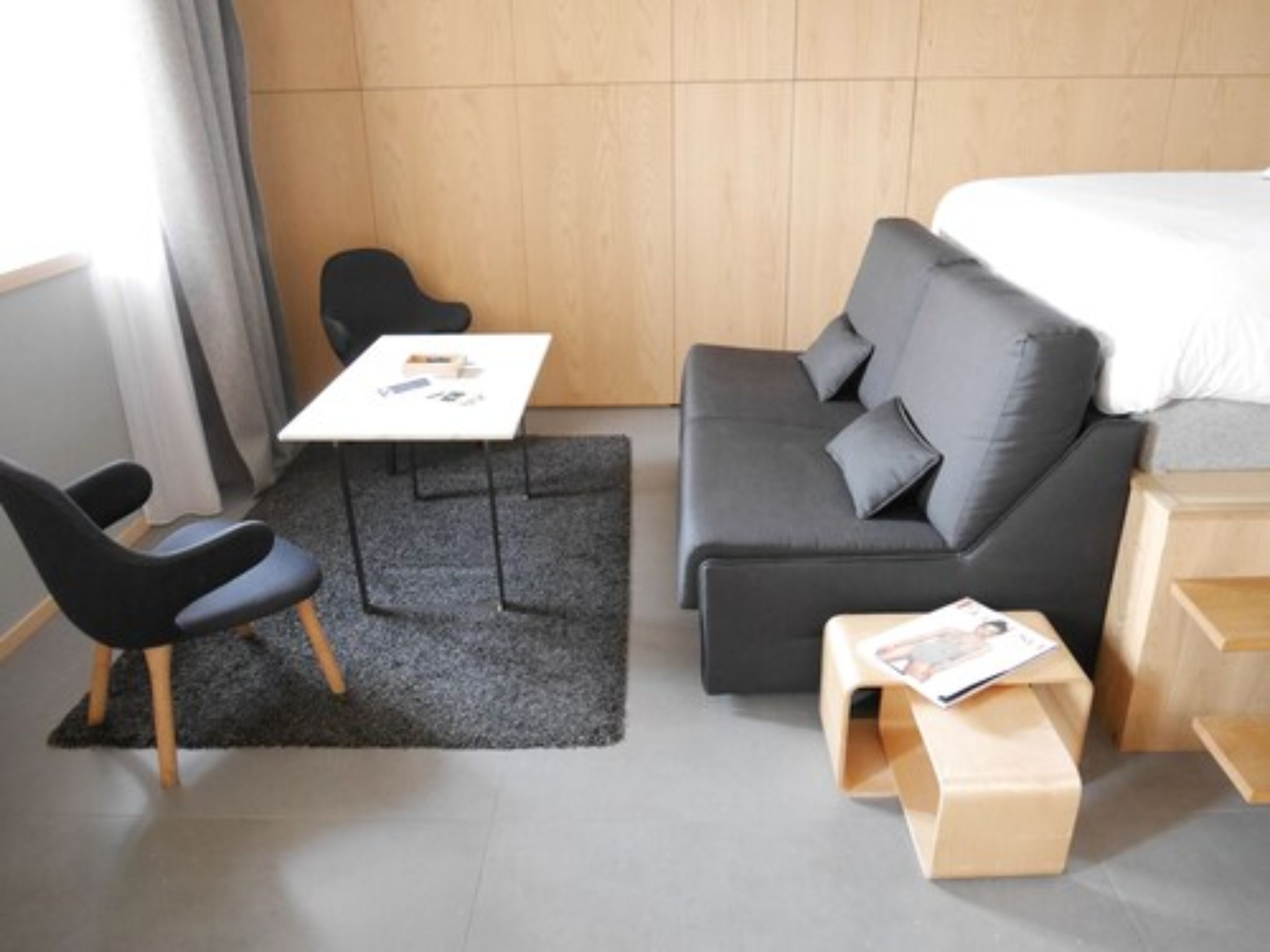 Le Chat Qui Dort-Suites