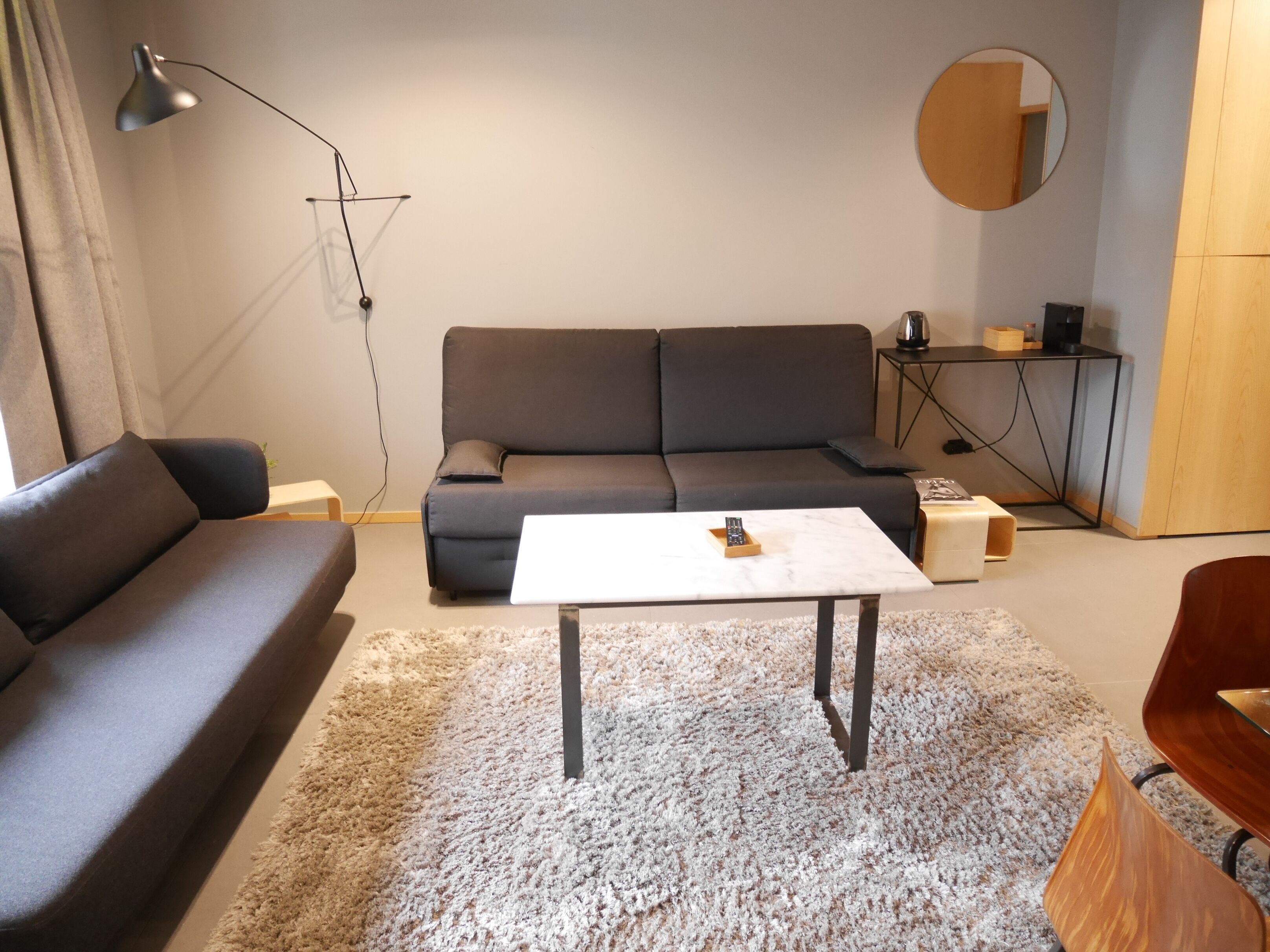 Le Chat Qui Dort-Suites