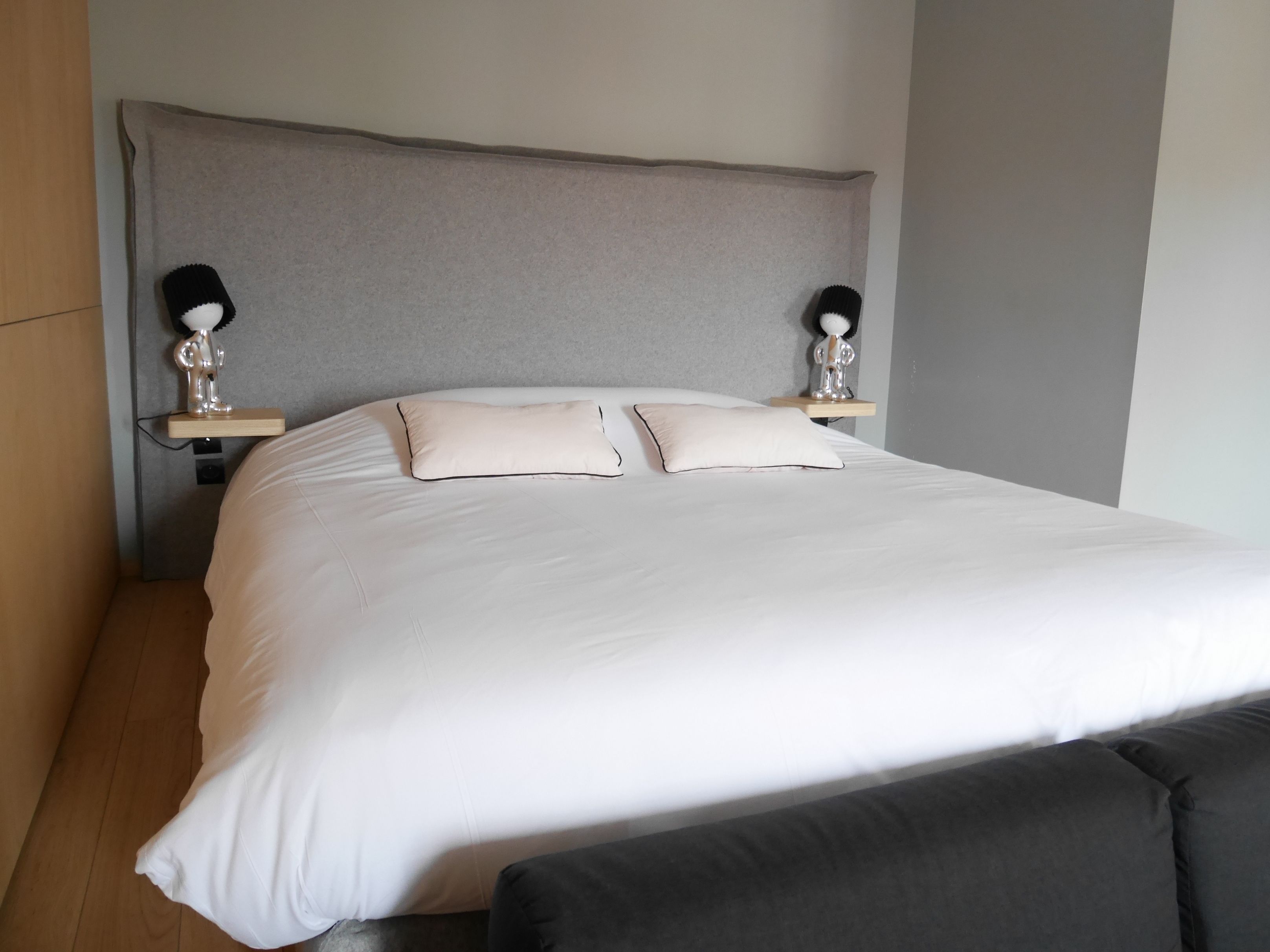 Le Chat Qui Dort-Suites