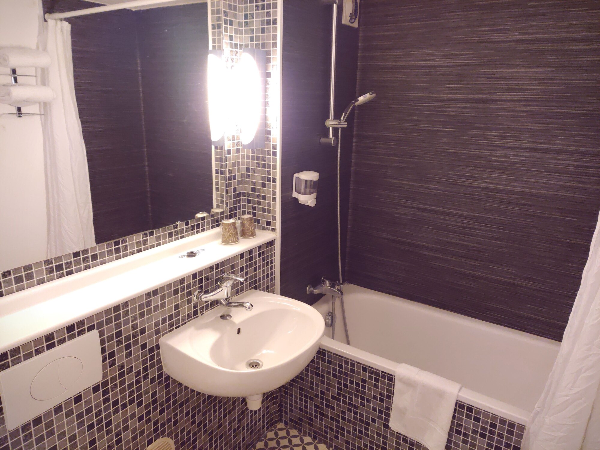 Hotel RBX - Roubaix Centre