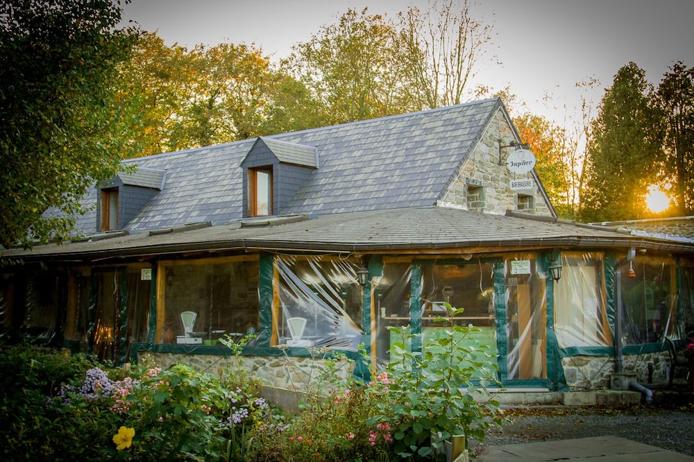 La Fontaine De L'ermitage