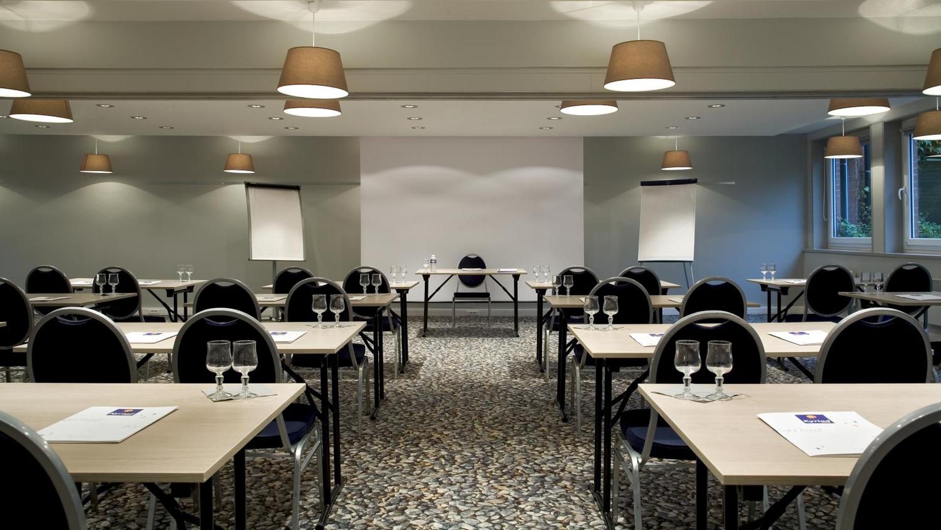 Kyriad Lille Est - Villeneuve d'Ascq