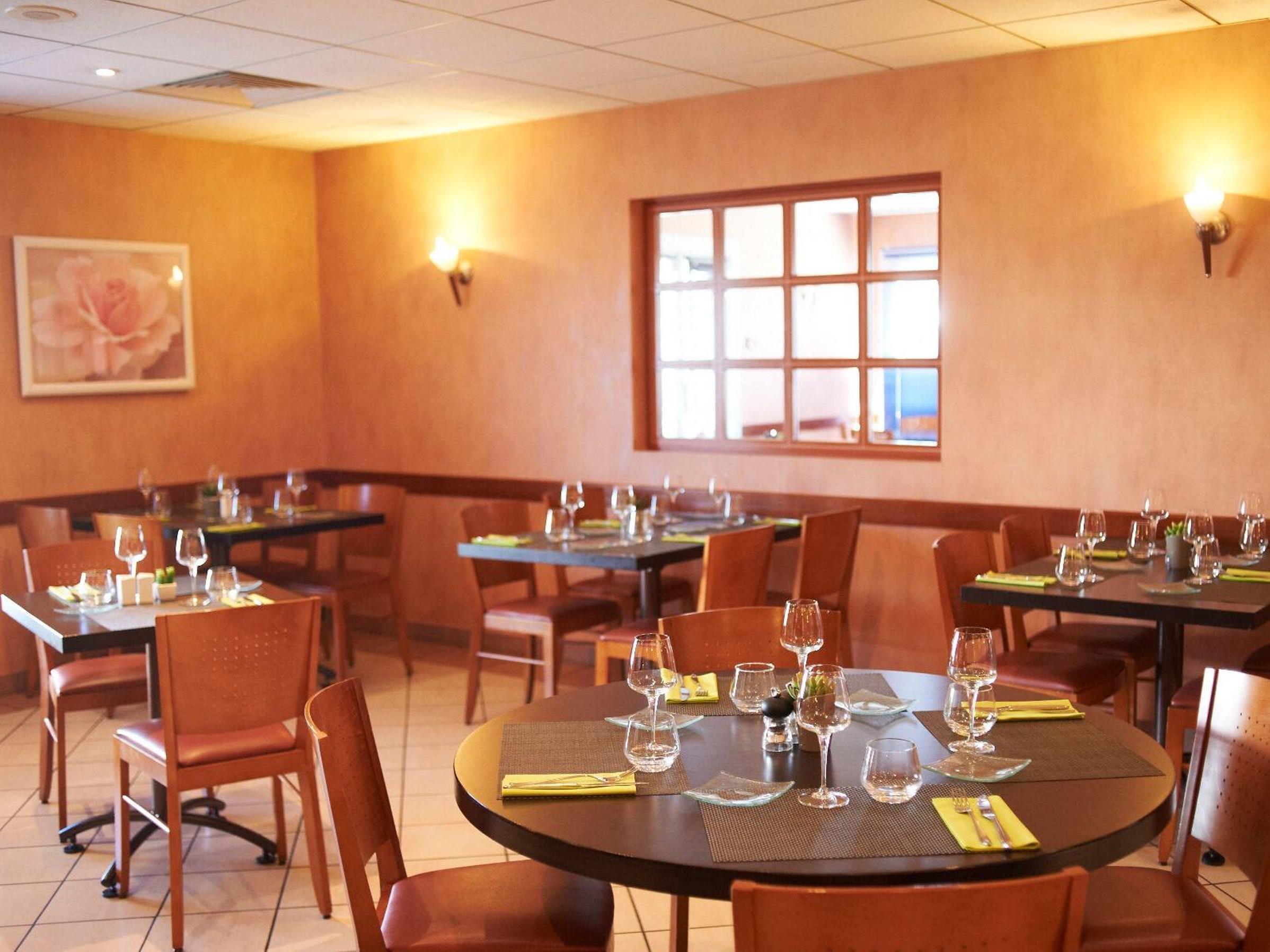 Logis Hotel Angers Sud Rest. Henriette