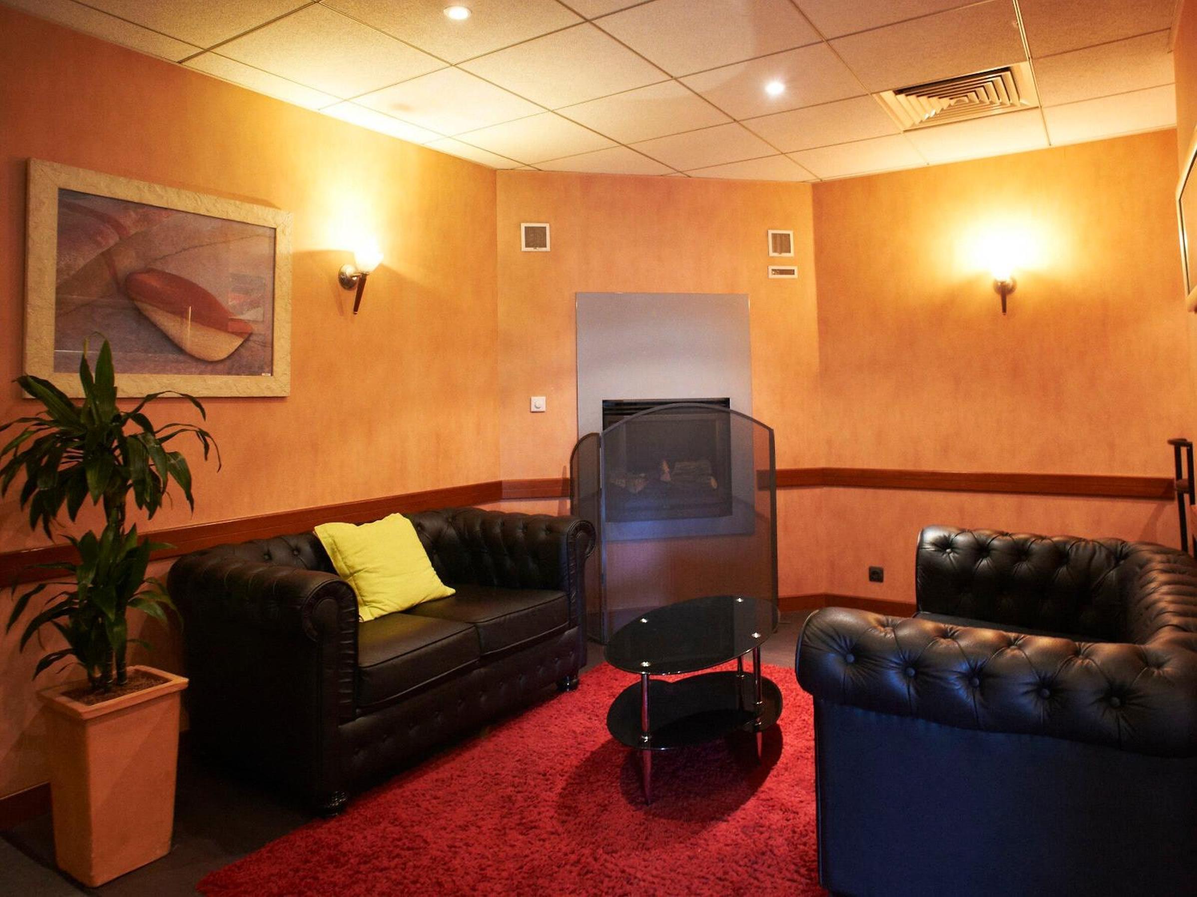 Logis Hotel Angers Sud Rest. Henriette